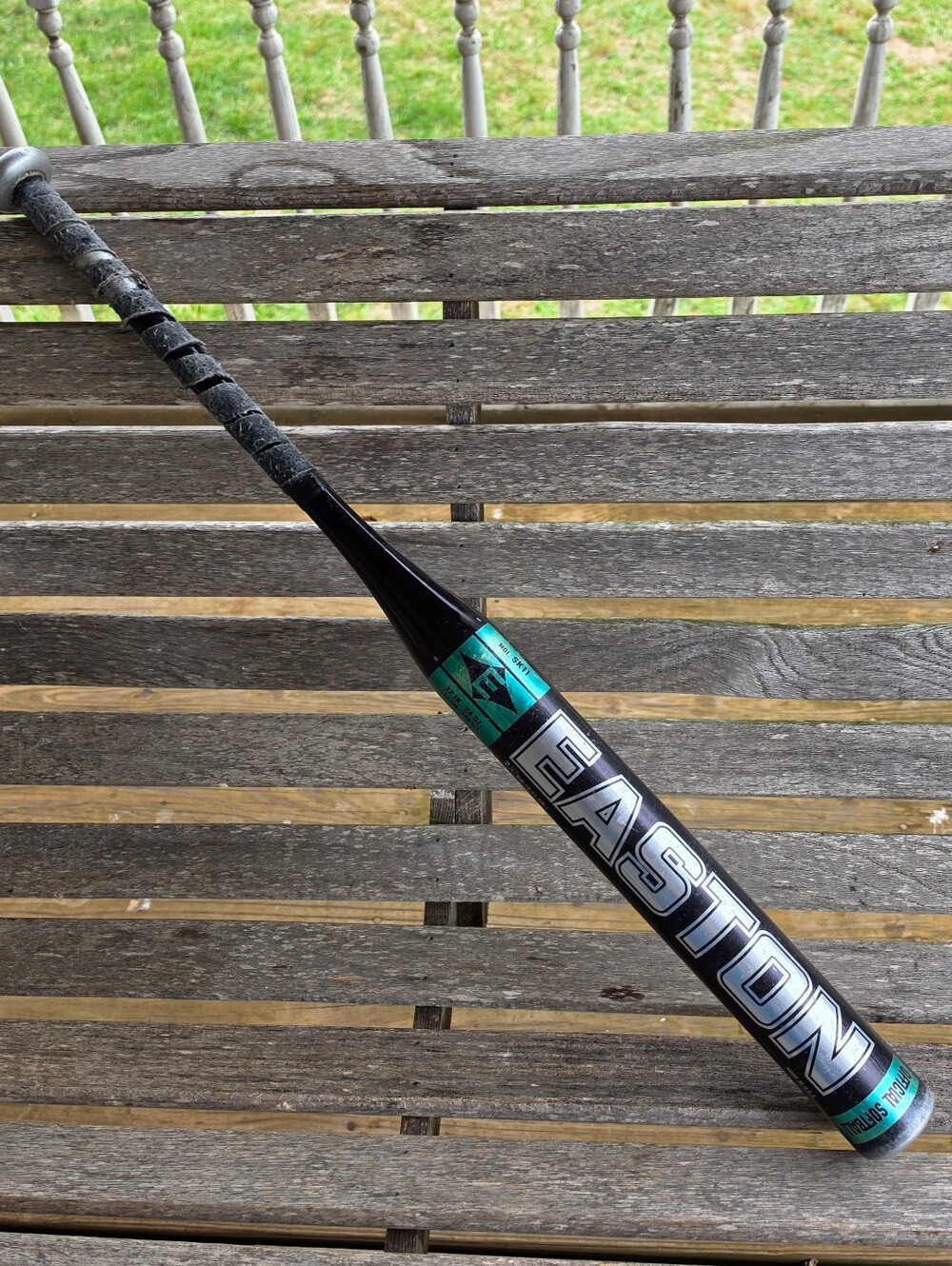 Easton Black Max Fast Pitch Softball Bat  (32")(24oz.)(2"1/4")(-8)